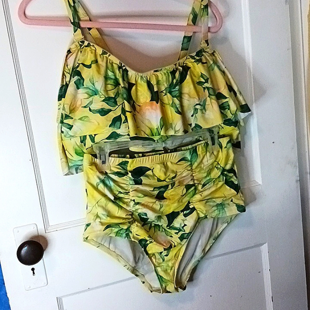 Torrid 2 piece swimwear